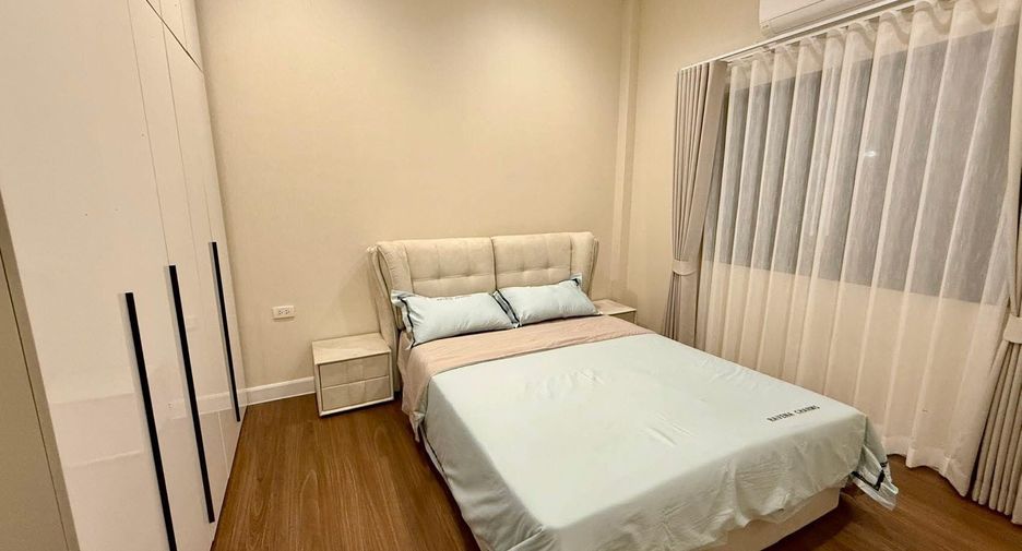 Casa en alquiler de 5 habitaciones en Bang Phli, Samut Prakan