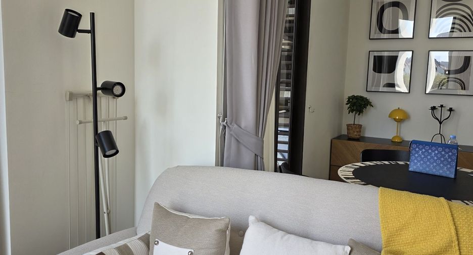 For rent 2 bedrooms condo in Khlong Toei, Bangkok