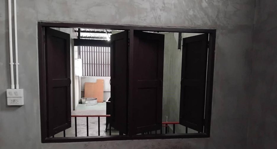 For sale and for rent 4 bedrooms retail Space in Khlong Toei, Bangkok
