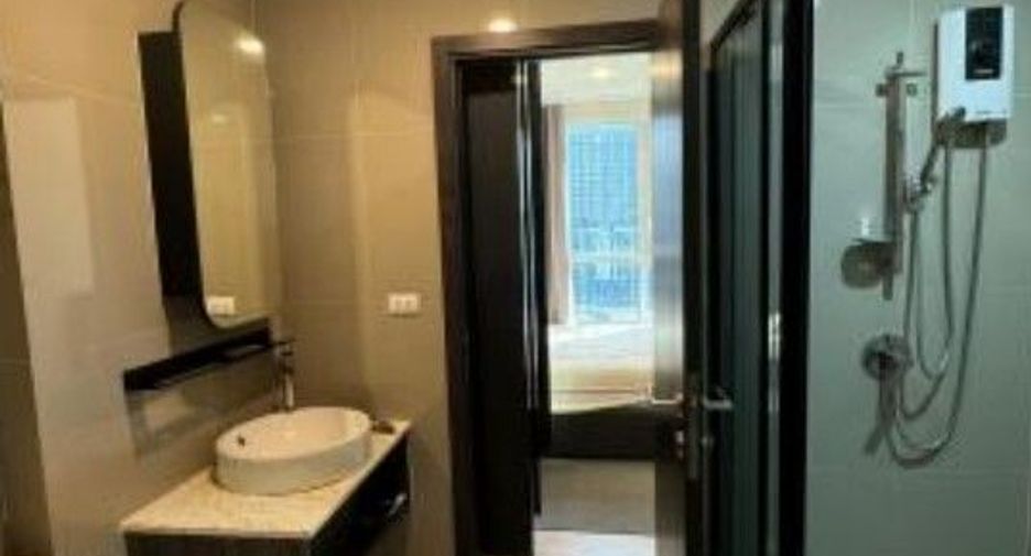 For rent 1 bed condo in Huai Khwang, Bangkok
