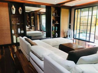 For rent 4 bedrooms townhouse in Yan Nawa, Bangkok