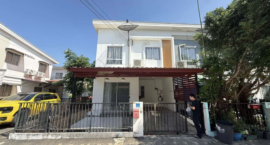 À louer 3 chambres maison de ville à Mueang Samut Prakan, Samut Prakan