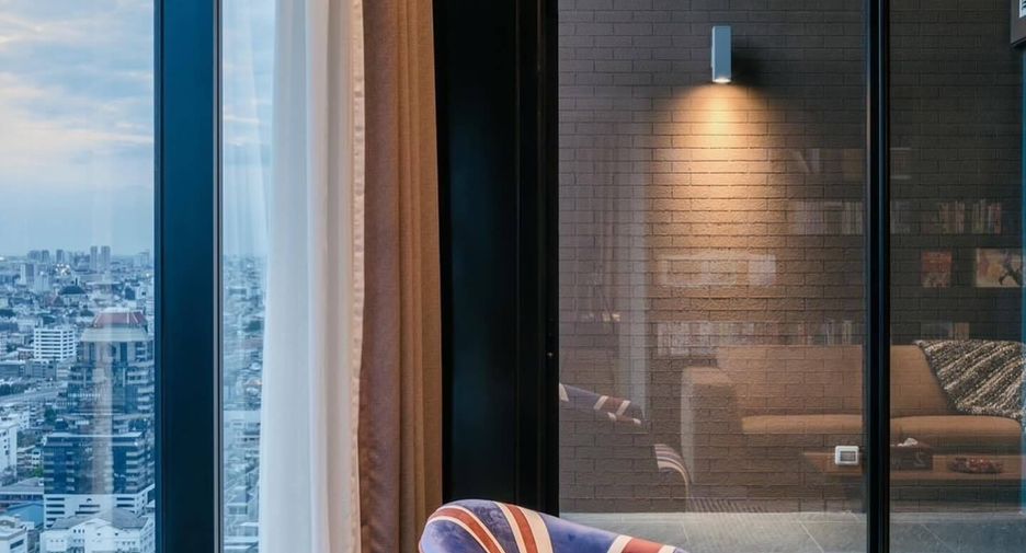 For rent 3 bedrooms condo in Sathon, Bangkok