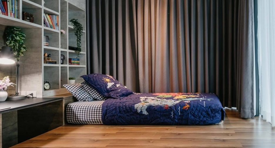 For rent 3 bedrooms condo in Sathon, Bangkok
