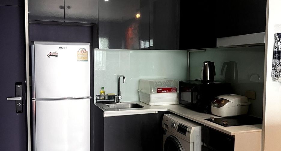 For rent 1 bed condo in Watthana, Bangkok