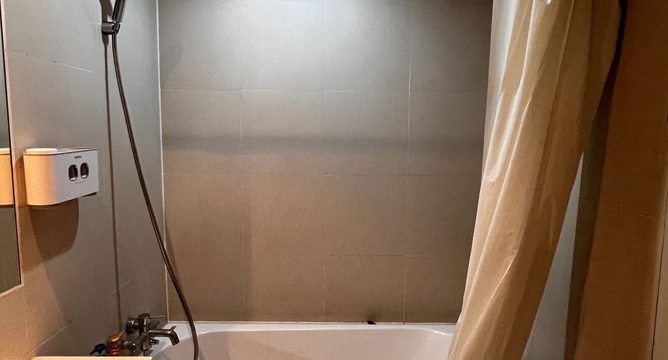 For rent 1 bed condo in Watthana, Bangkok