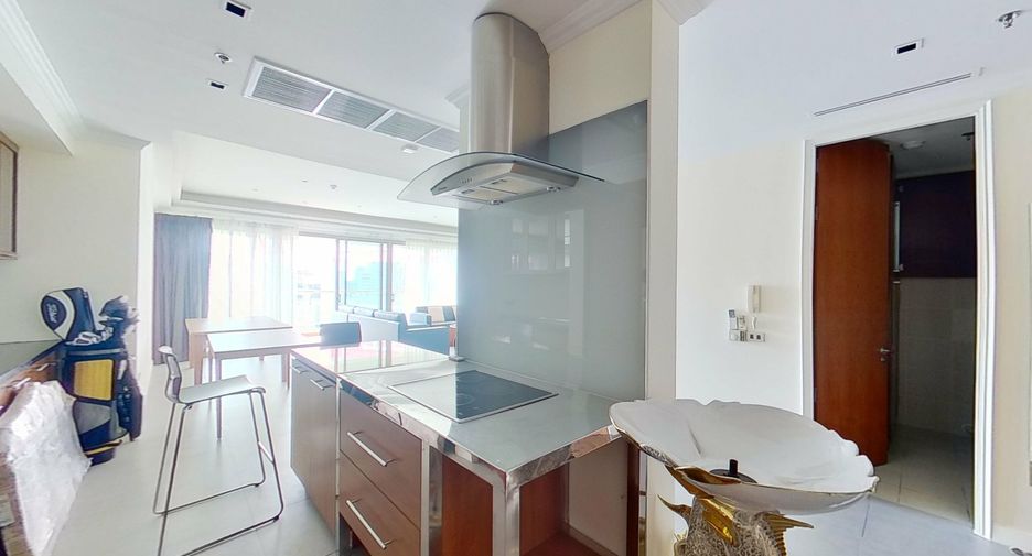 For rent 2 bedrooms condo in Khlong Toei, Bangkok