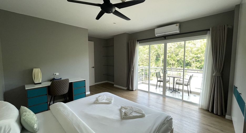For rent 3 bedrooms condo in Mueang Phuket, Phuket