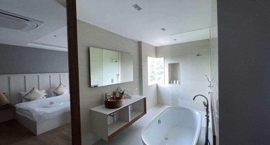 For rent 3 bedrooms condo in Mueang Phuket, Phuket