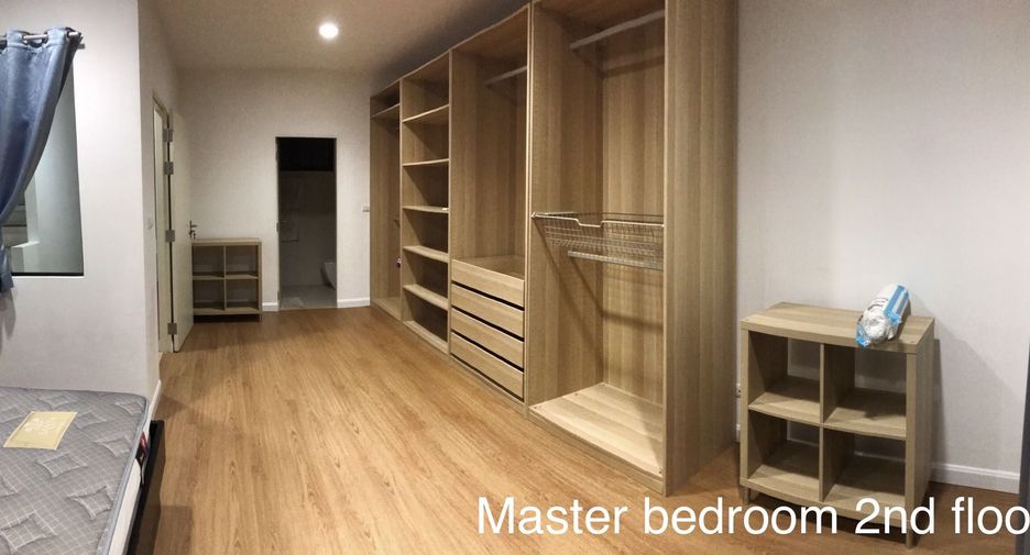 For sale 3 bedrooms townhouse in Bang Kapi, Bangkok