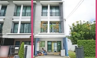 Reihenhaus zum Kauf mit 3 Zimmer in Bang Kapi, Bangkok