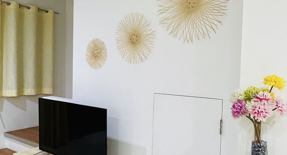 For sale 3 bedrooms townhouse in Bang Kapi, Bangkok