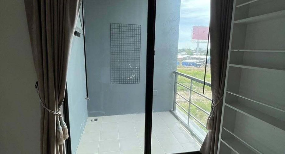 For rent 3 bedrooms townhouse in Prawet, Bangkok