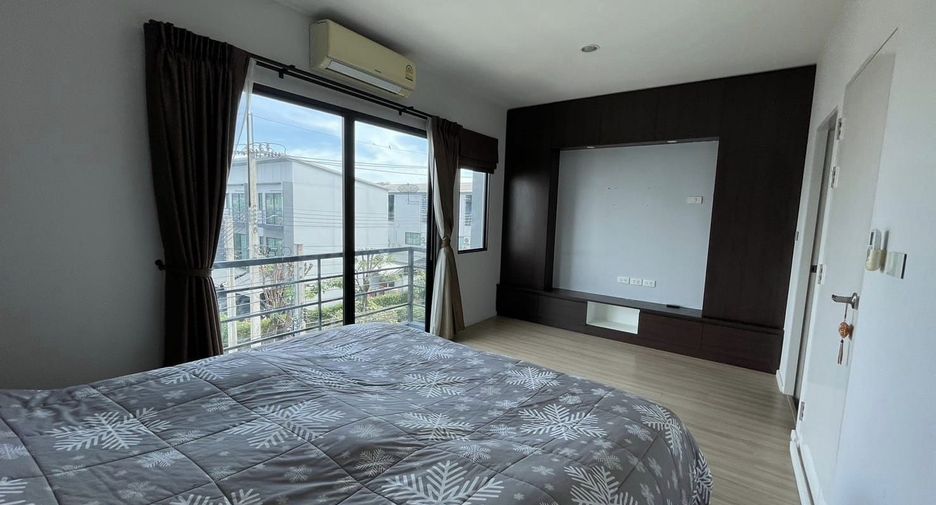 For rent 3 bedrooms townhouse in Prawet, Bangkok