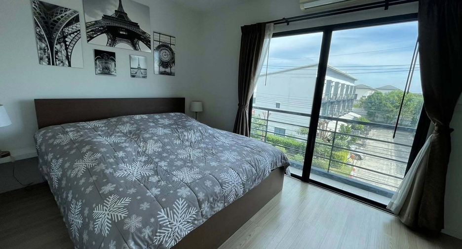For rent 3 bedrooms townhouse in Prawet, Bangkok