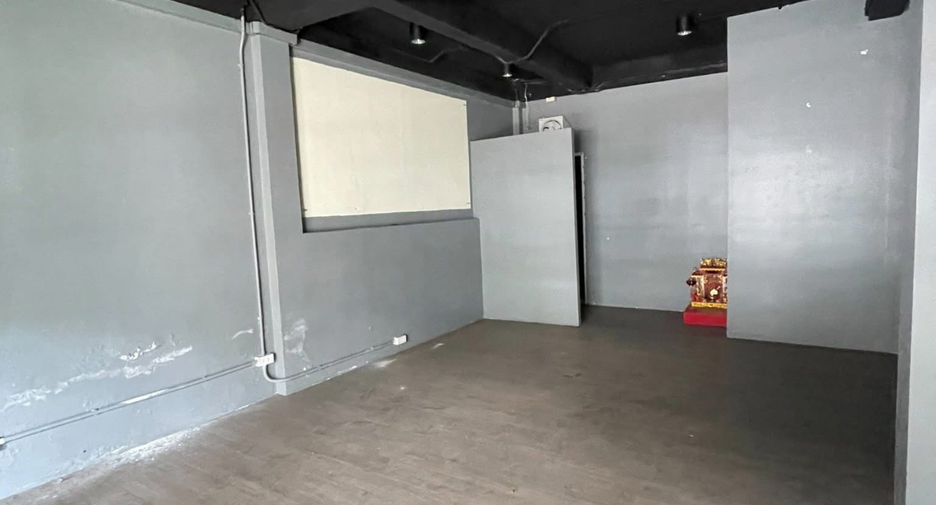 For rent 1 bed retail Space in Phaya Thai, Bangkok