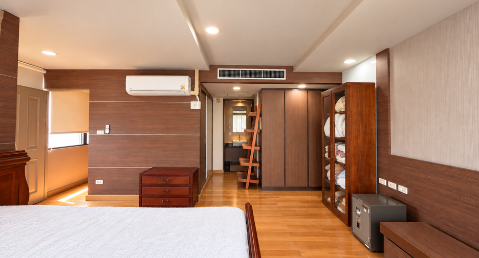 À vendre 3 chambres condo à Watthana, Bangkok