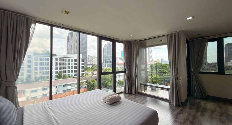 À vendre 3 chambres condo à Watthana, Bangkok