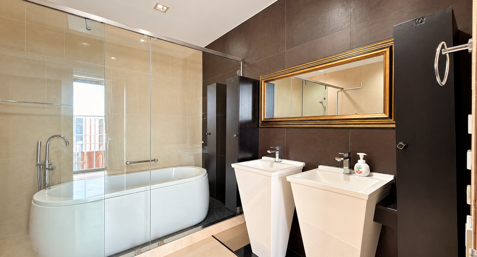 À vendre 3 chambres condo à Watthana, Bangkok