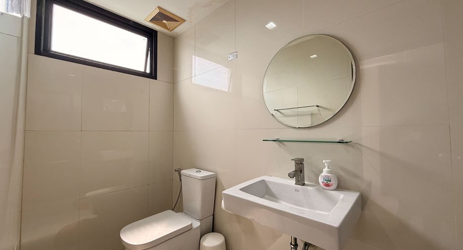 À vendre 3 chambres condo à Watthana, Bangkok