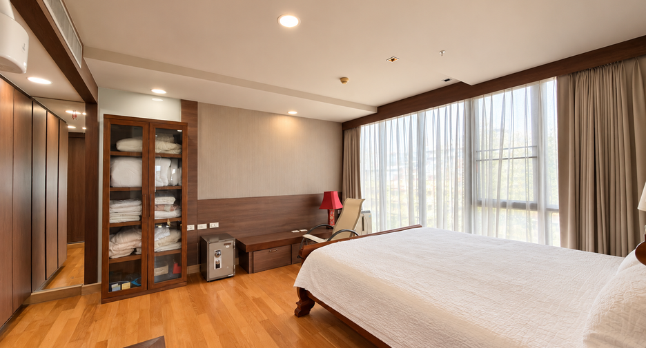 À vendre 3 chambres condo à Watthana, Bangkok