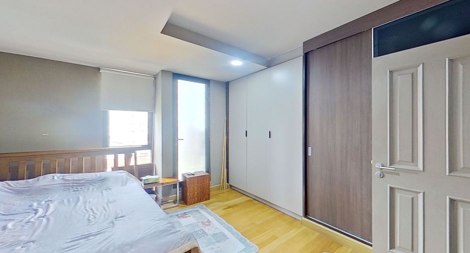 For sale and for rent 3 bedrooms condo in Watthana, Bangkok