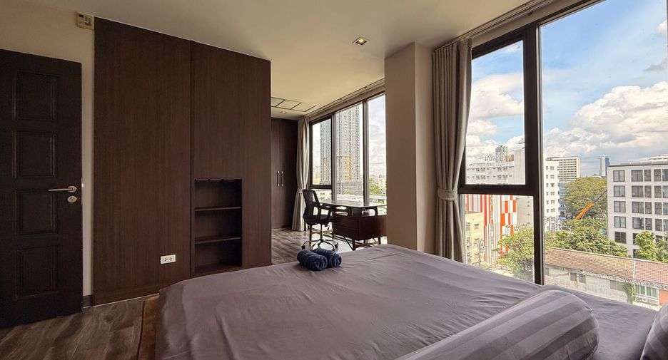 À vendre 3 chambres condo à Watthana, Bangkok