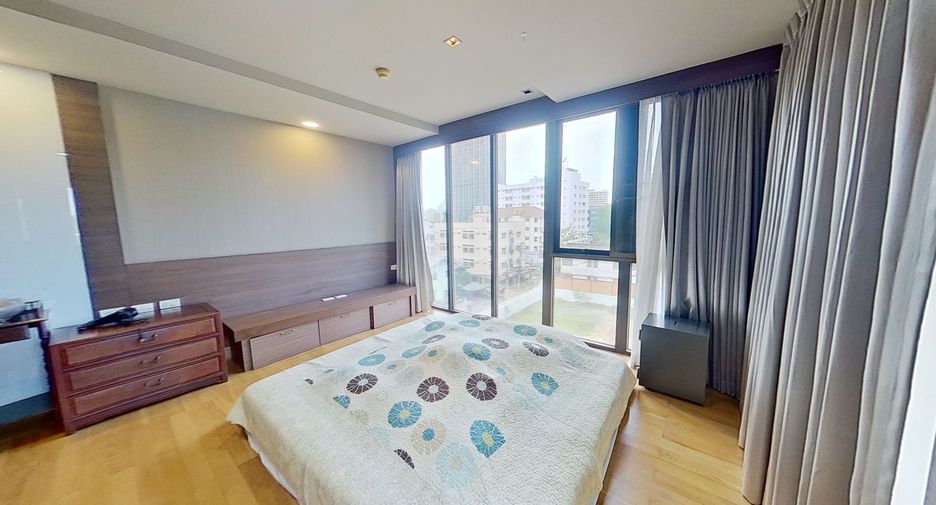 For sale and for rent 3 bedrooms condo in Watthana, Bangkok
