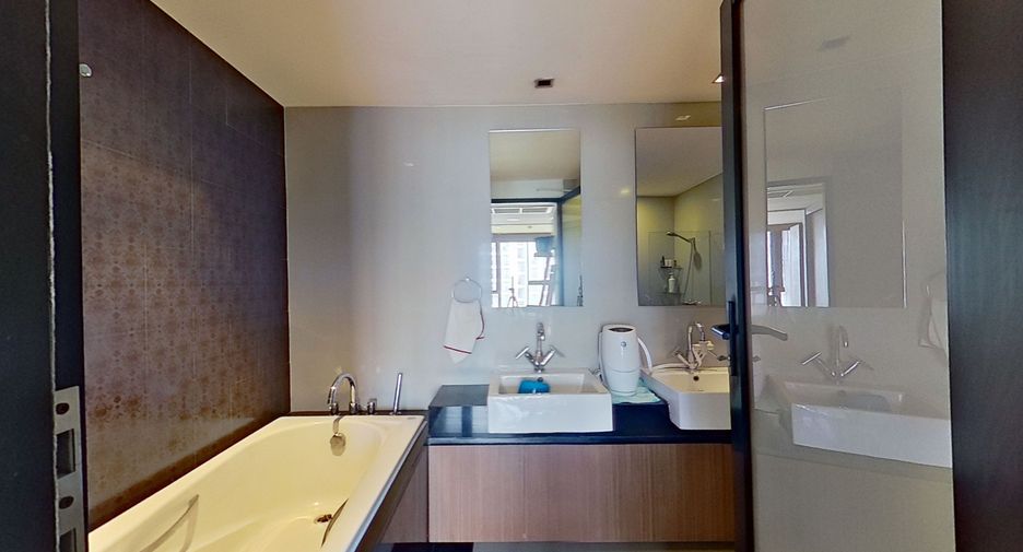 For sale and for rent 3 bedrooms condo in Watthana, Bangkok