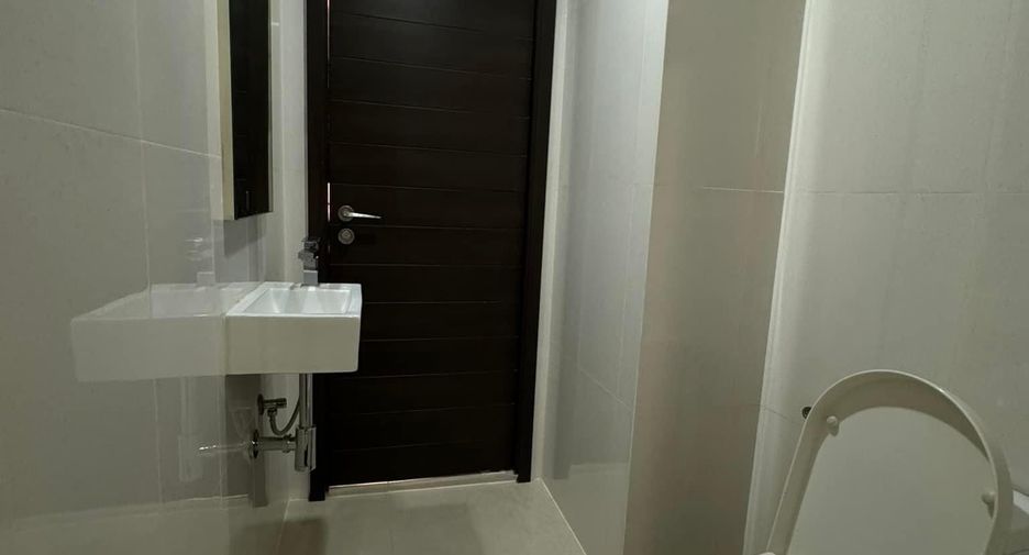 For rent 1 bed condo in Huai Khwang, Bangkok