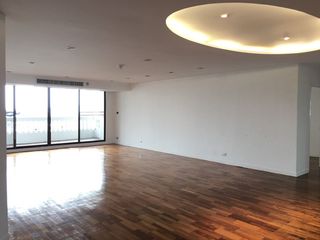 Apartment zur Miete mit 4 Zimmer in Khlong Toei, Bangkok