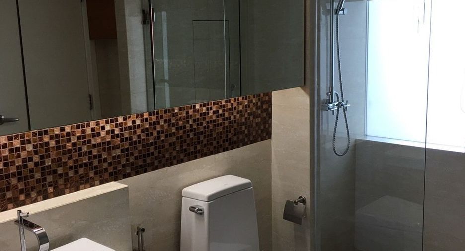 For rent 4 bedrooms apartment in Khlong Toei, Bangkok