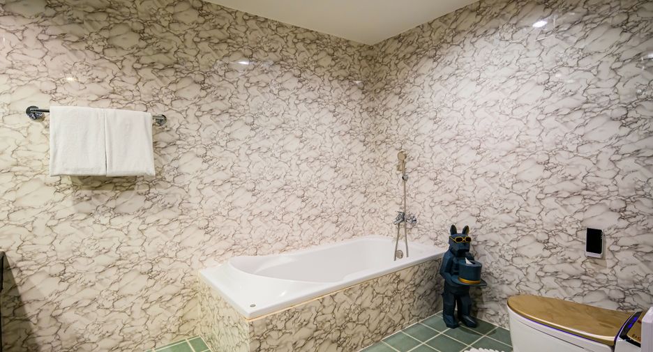 For rent 6 bedrooms condo in Pathum Wan, Bangkok
