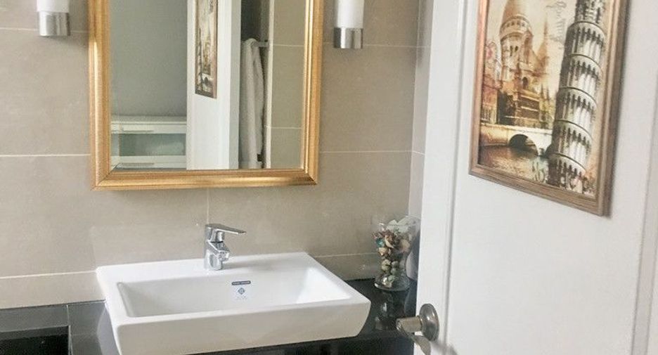 À vendre 5 chambres condo à Huai Khwang, Bangkok