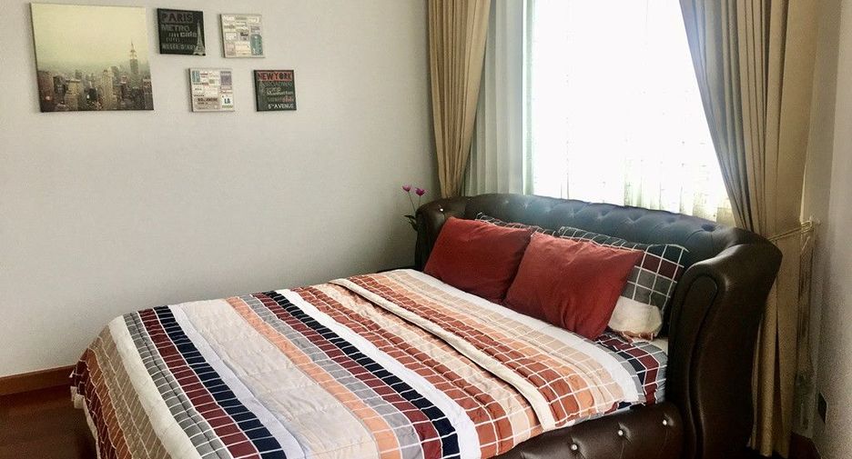 À vendre 5 chambres condo à Huai Khwang, Bangkok