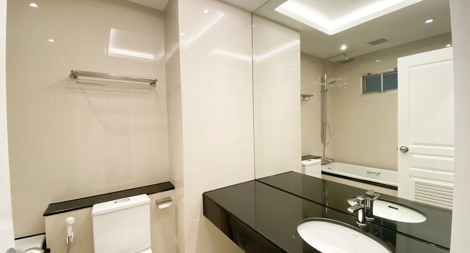 Wohnung zur Miete mit 2 Zimmer in Pathum Wan, Bangkok