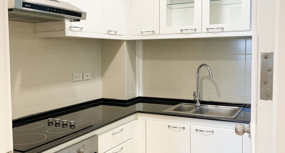 Wohnung zur Miete mit 2 Zimmer in Pathum Wan, Bangkok