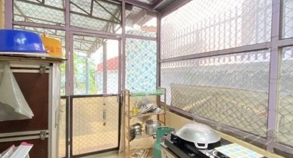 For rent 1 bed house in Watthana, Bangkok