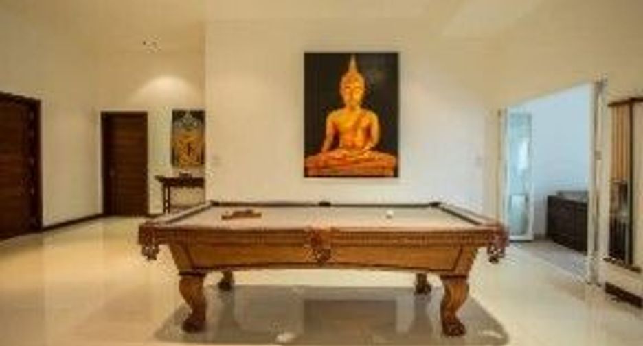 For rent 4 bedrooms villa in Mueang Phuket, Phuket