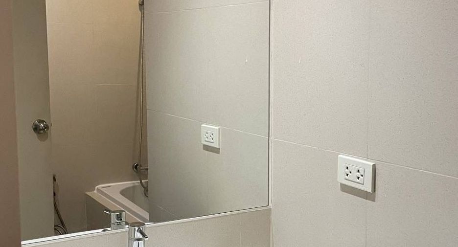 For sale and for rent studio condo in Watthana, Bangkok