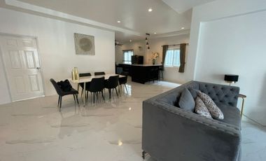 À louer 4 chambres villa à Mueang Phuket, Phuket