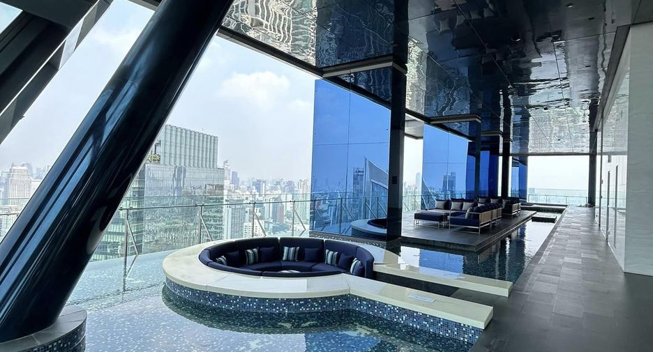 For rent 2 bedrooms condo in Khlong Toei, Bangkok