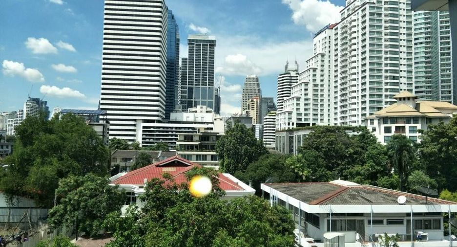 For rent 1 bed condo in Watthana, Bangkok