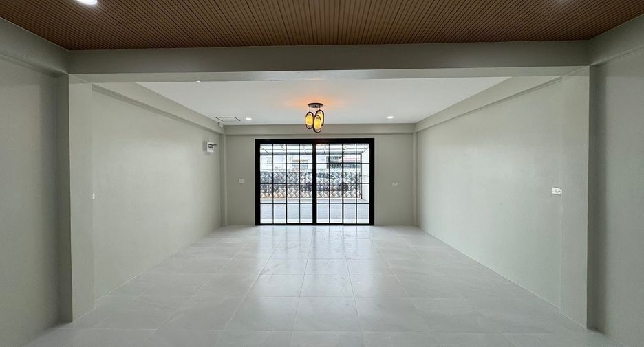 For sale 4 bedrooms house in Mueang Phuket, Phuket