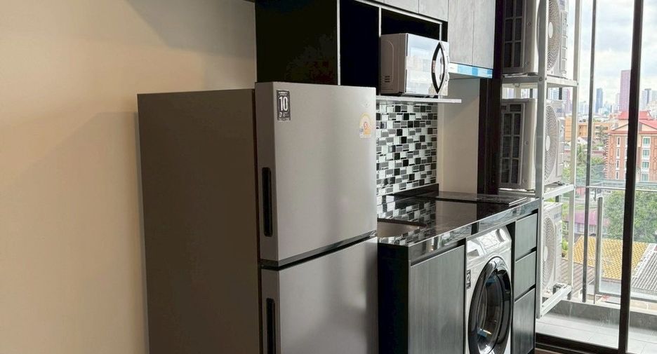 For rent 2 bedrooms condo in Bang Kapi, Bangkok