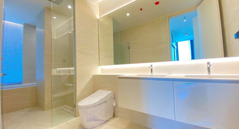 For rent 3 bedrooms condo in Khlong Toei, Bangkok