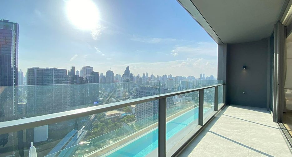For rent 3 bedrooms condo in Khlong Toei, Bangkok