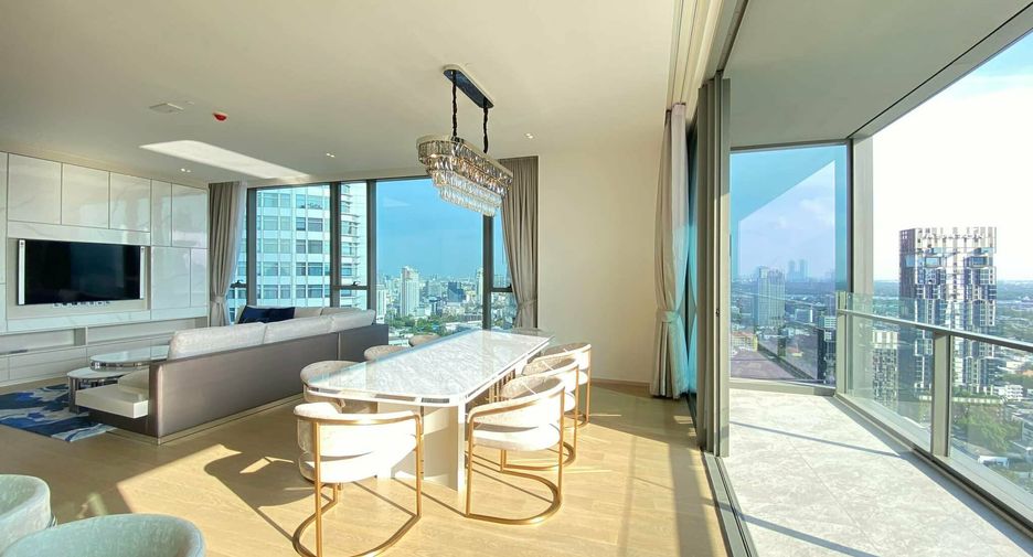 For rent 3 bedrooms condo in Khlong Toei, Bangkok