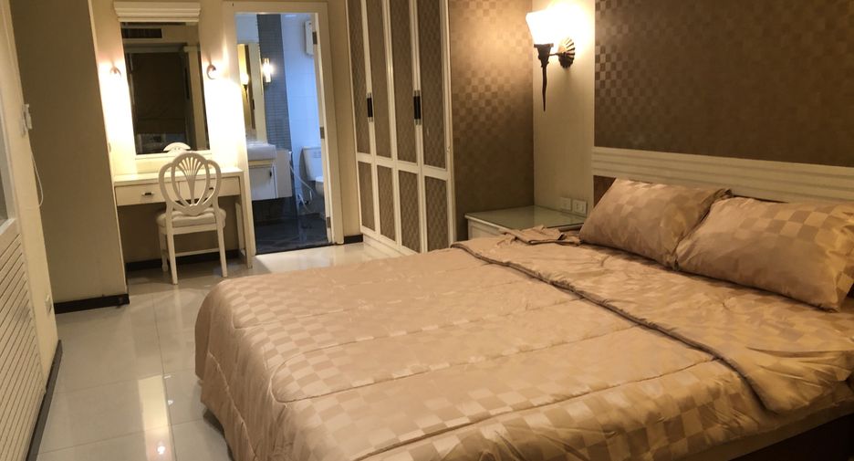 For rent 2 bedrooms condo in Khlong Toei, Bangkok