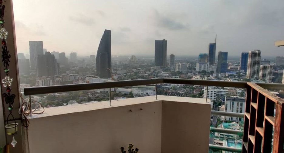 For rent 2 bedrooms condo in Khlong Toei, Bangkok